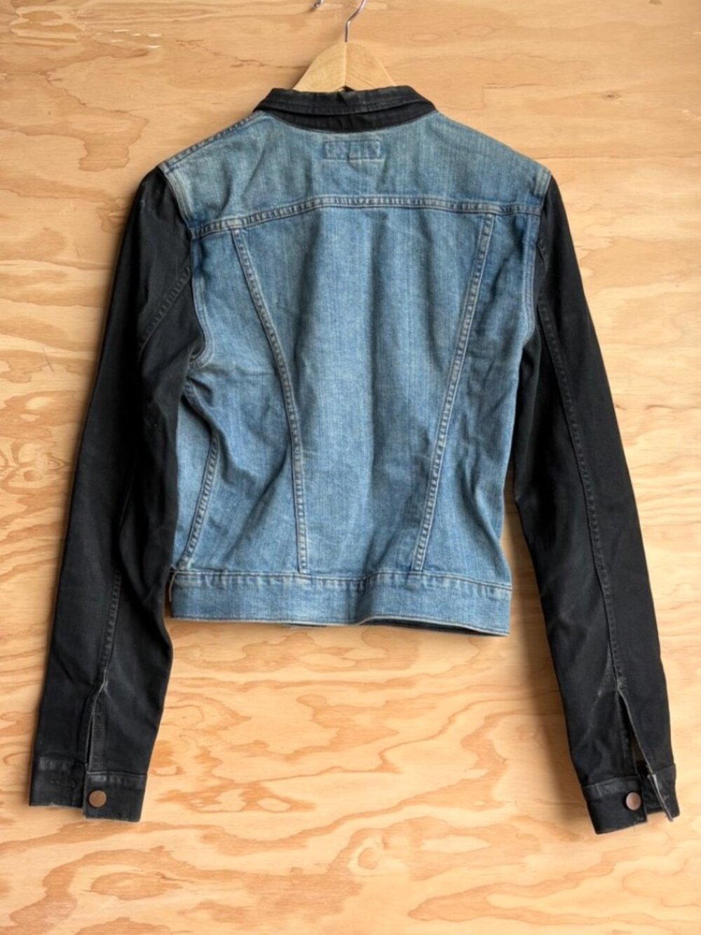 J BRAND - Two-Tone Denim Jacket w/ Wax Sleeves, SZ M - Picture 2 of 11